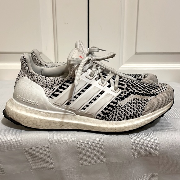 Ultra boost shoes - Picture 6 of 12